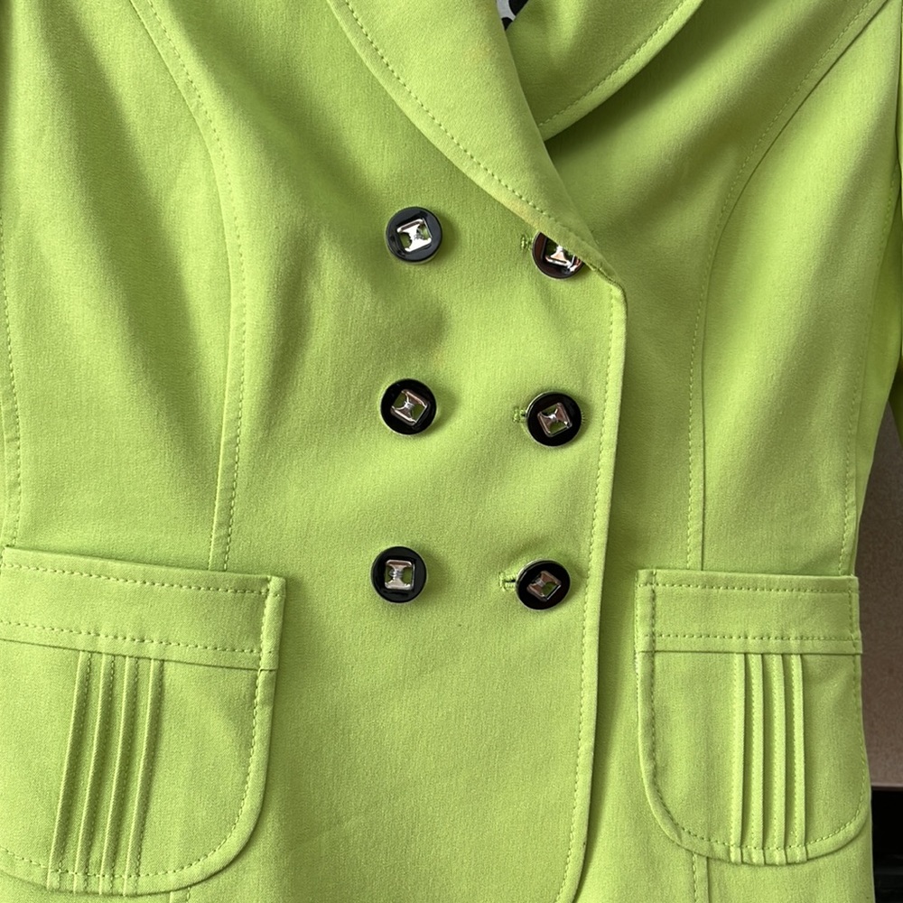 TaHARI ARTHURT S. LEVVINE petite 4P - Picture 2 of 12